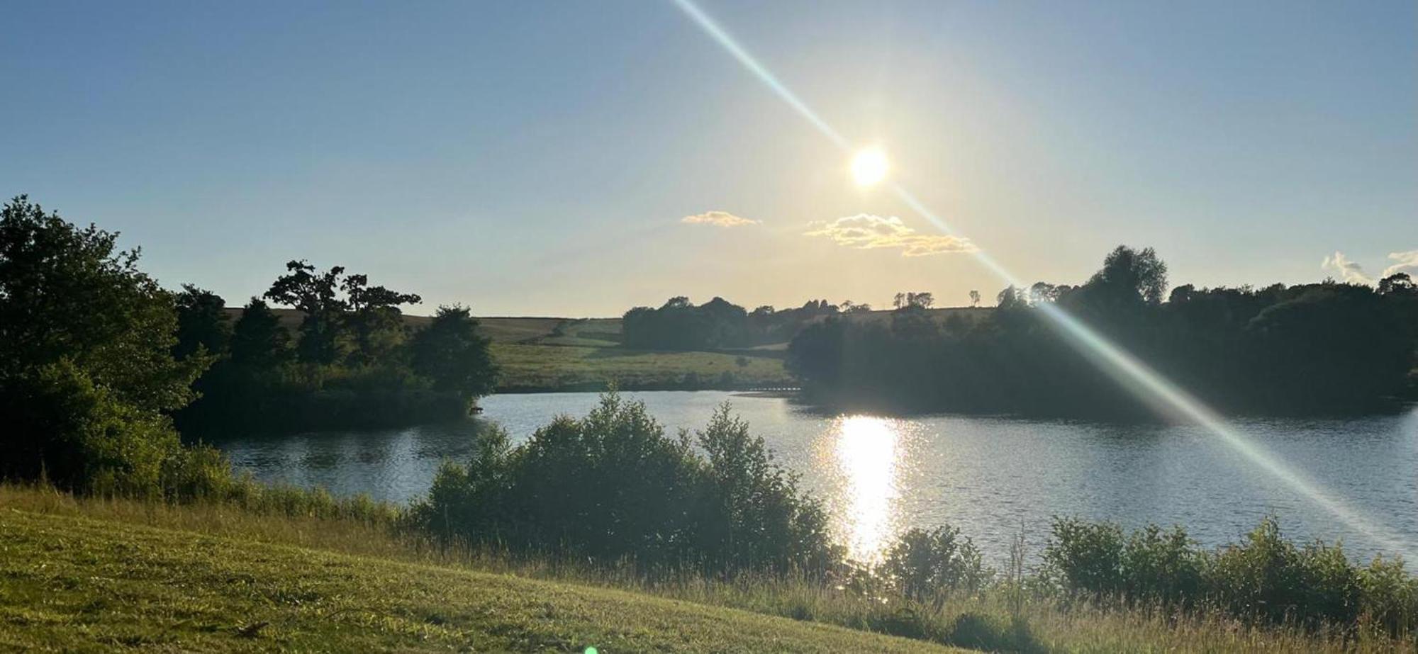 Cuddfan Lodge On A Gorgeous Private Lake Newport  Exterior photo